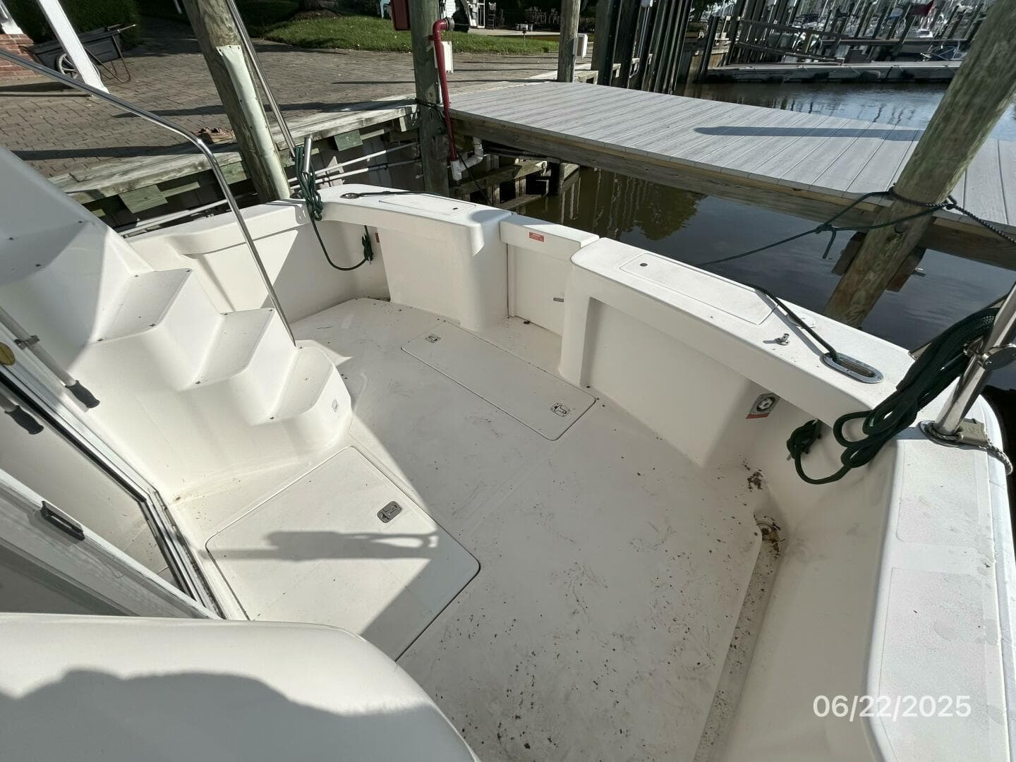 2003 Mainship 390 — photo 33