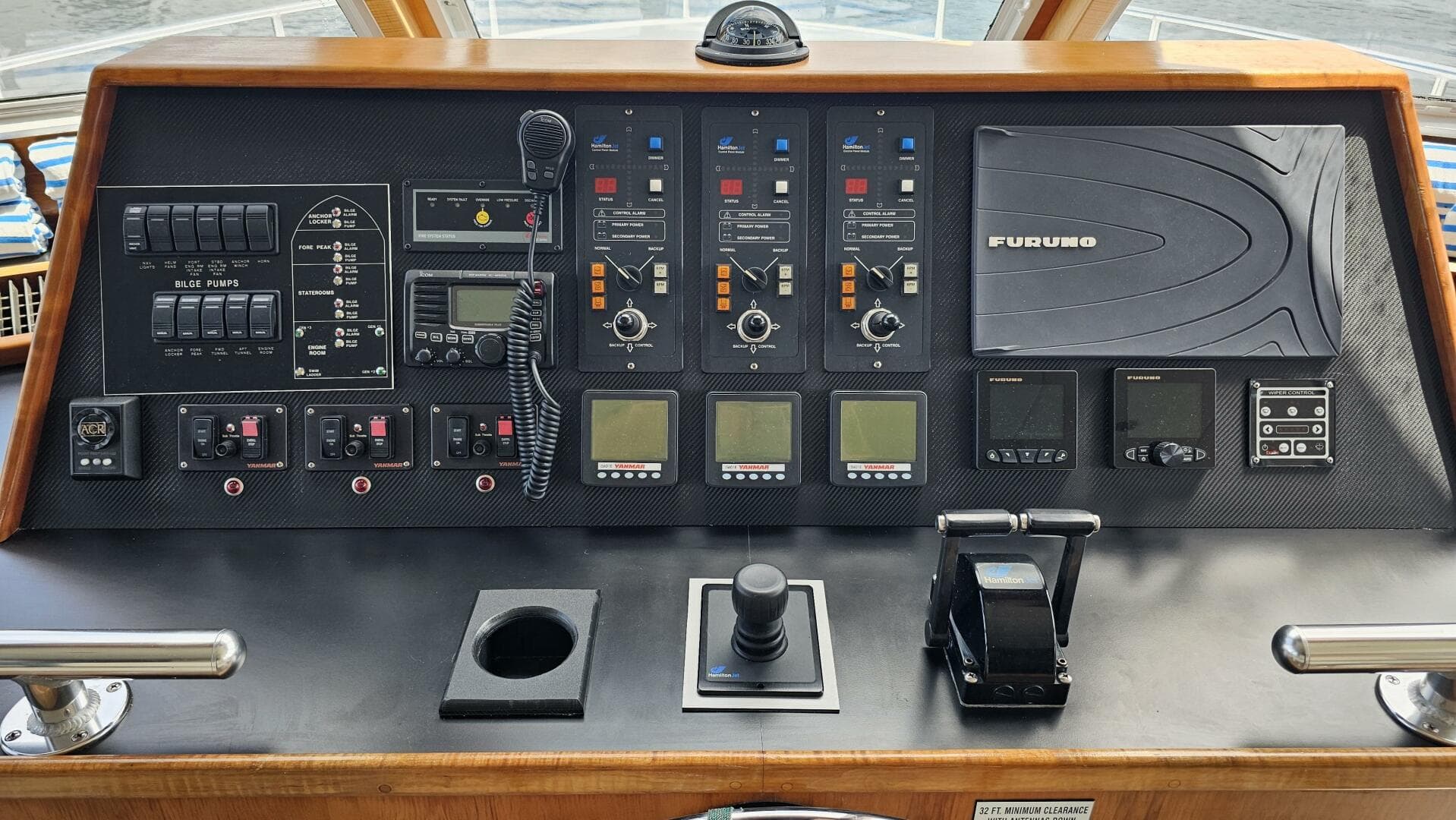 2009 Custom Flybridge — photo 18