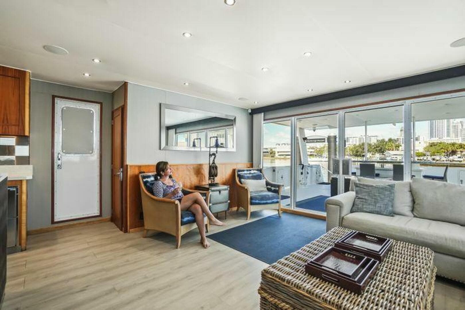 2009 Custom Flybridge — photo 43