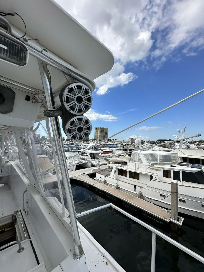 1988 Viking Motor Yacht — photo 90