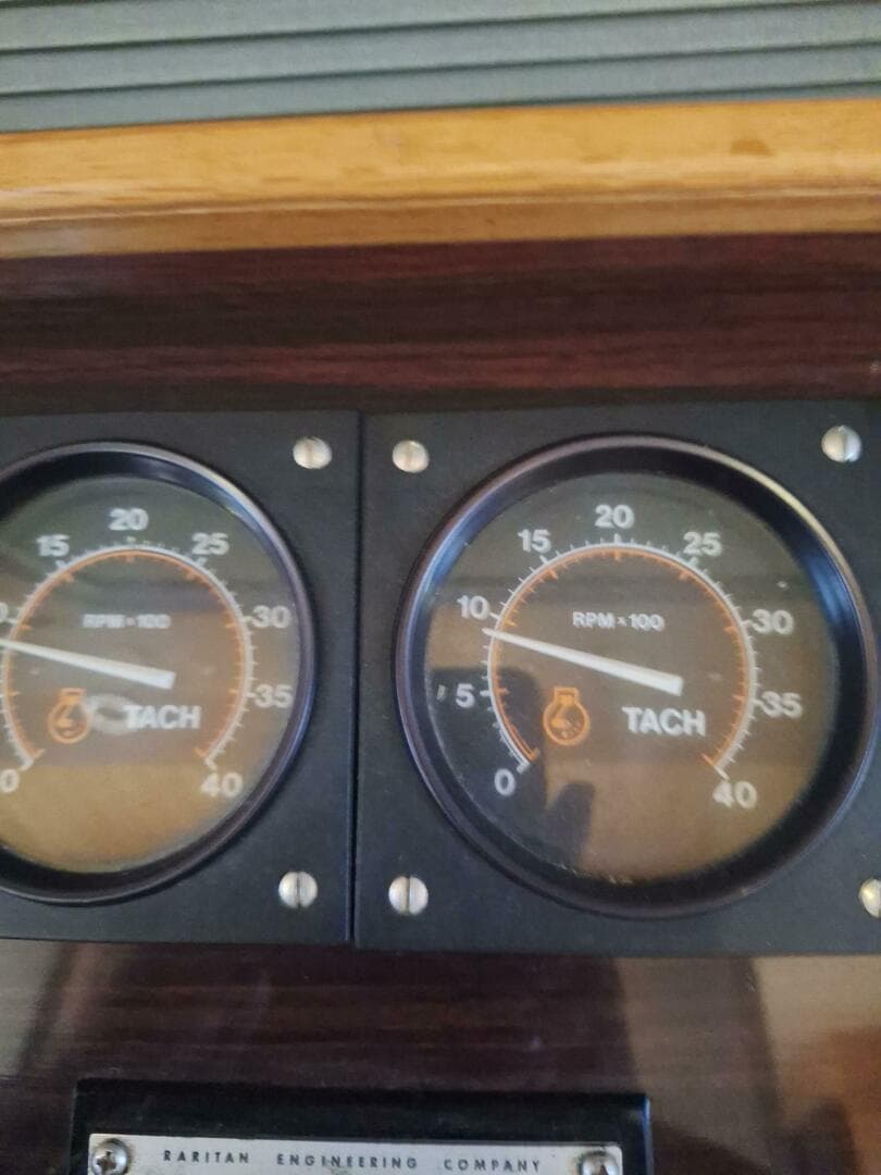 1988 Viking Motor Yacht — photo 40