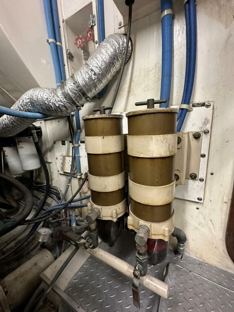 1988 Viking Motor Yacht — photo 73