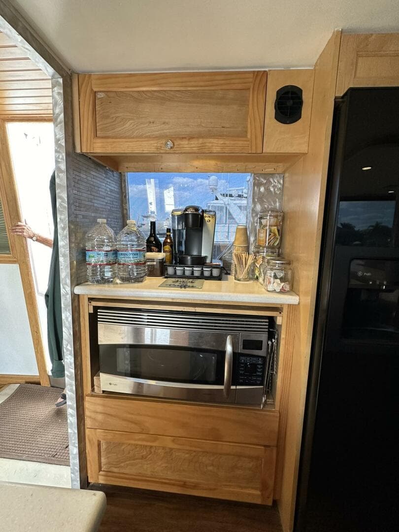 1988 Viking Motor Yacht — photo 79