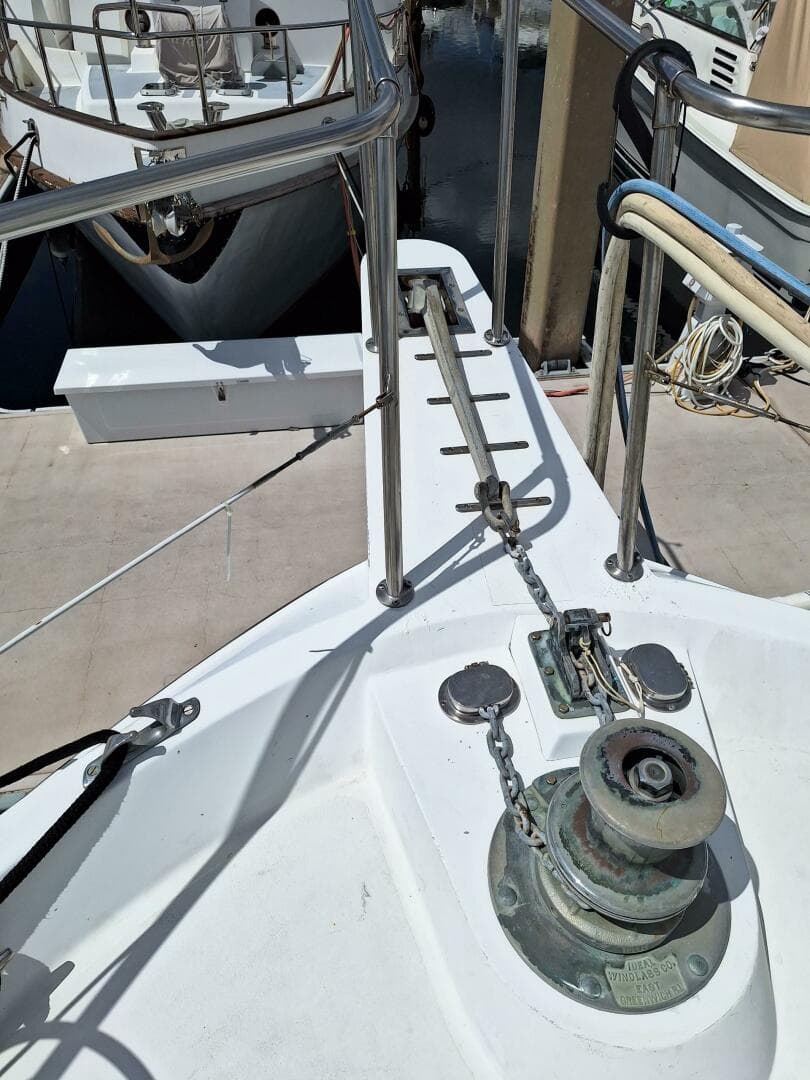 1988 Viking Motor Yacht — photo 35