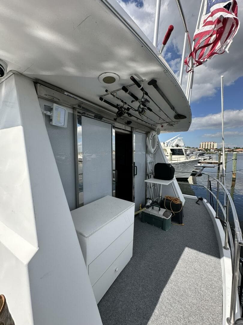 1988 Viking Motor Yacht — photo 53