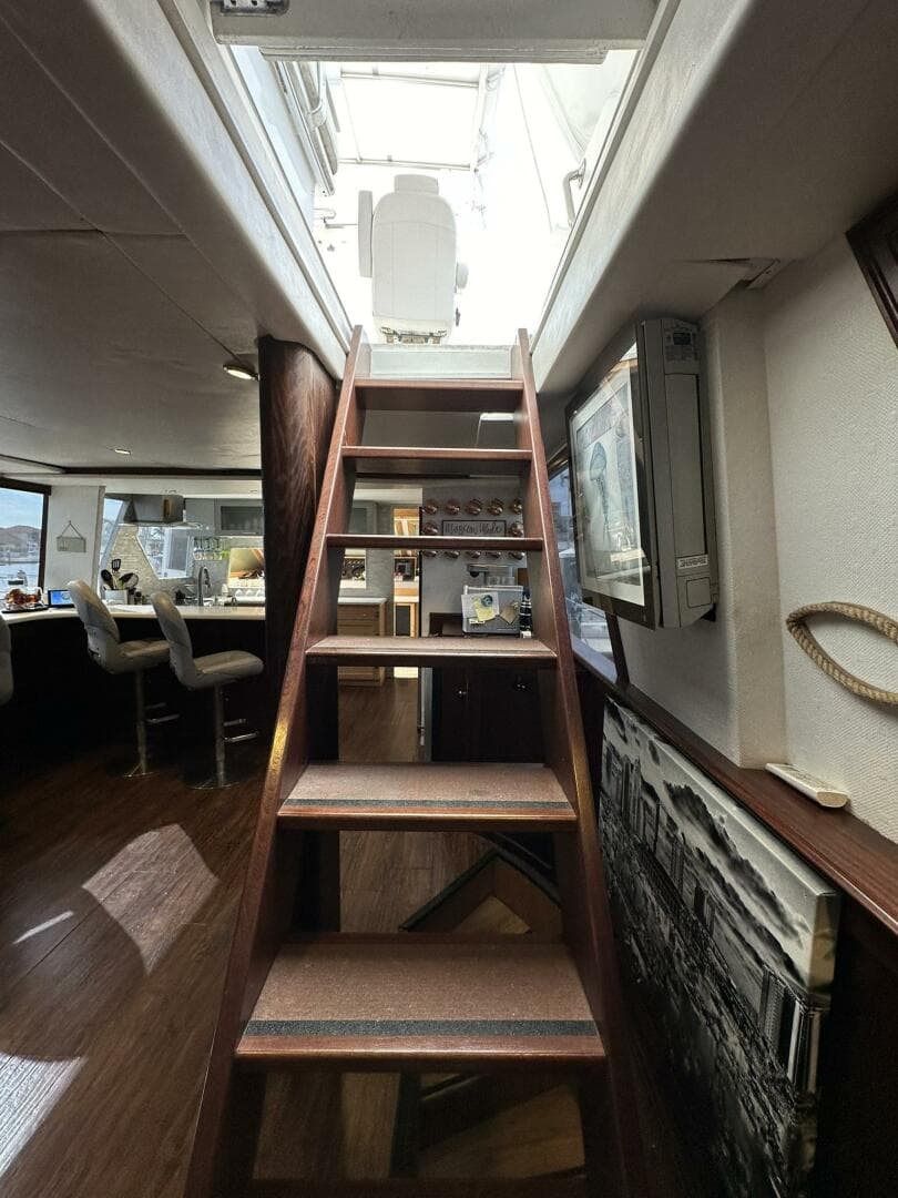 1988 Viking Motor Yacht — photo 82