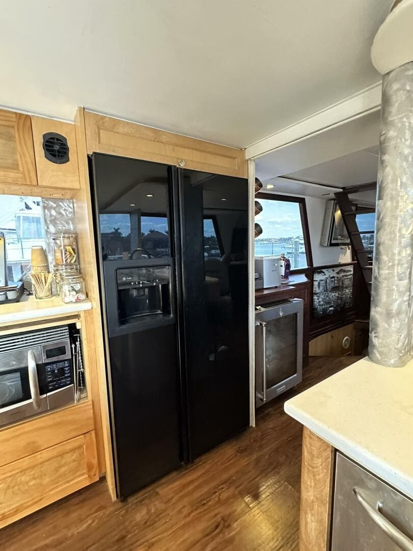 1988 Viking Motor Yacht — photo 78