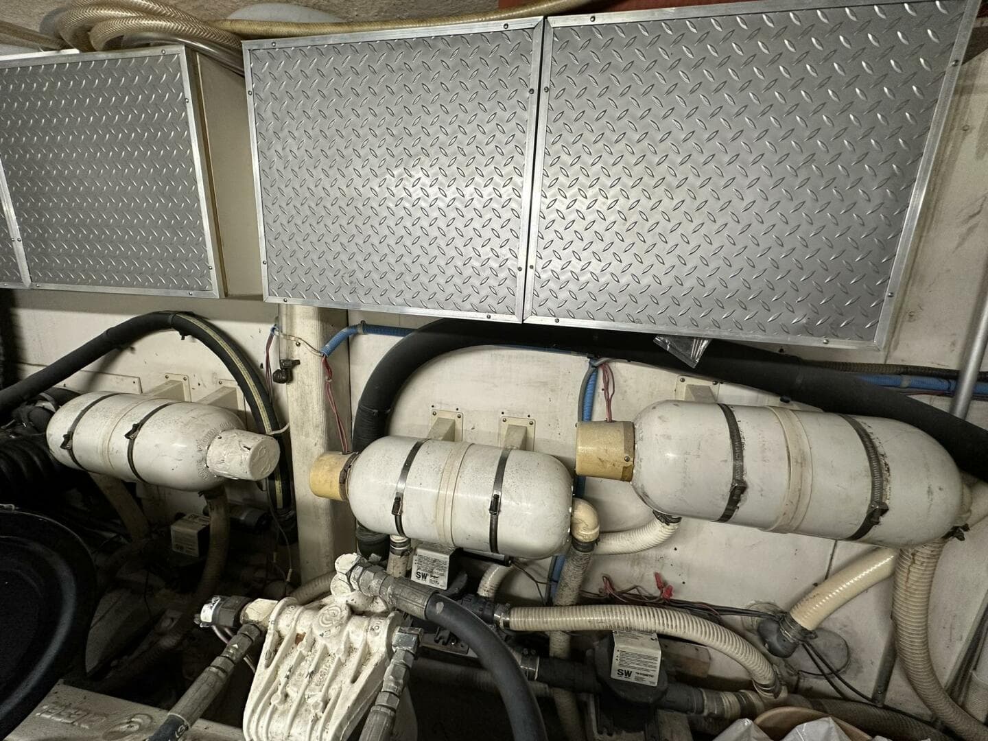 1988 Viking Motor Yacht — photo 71