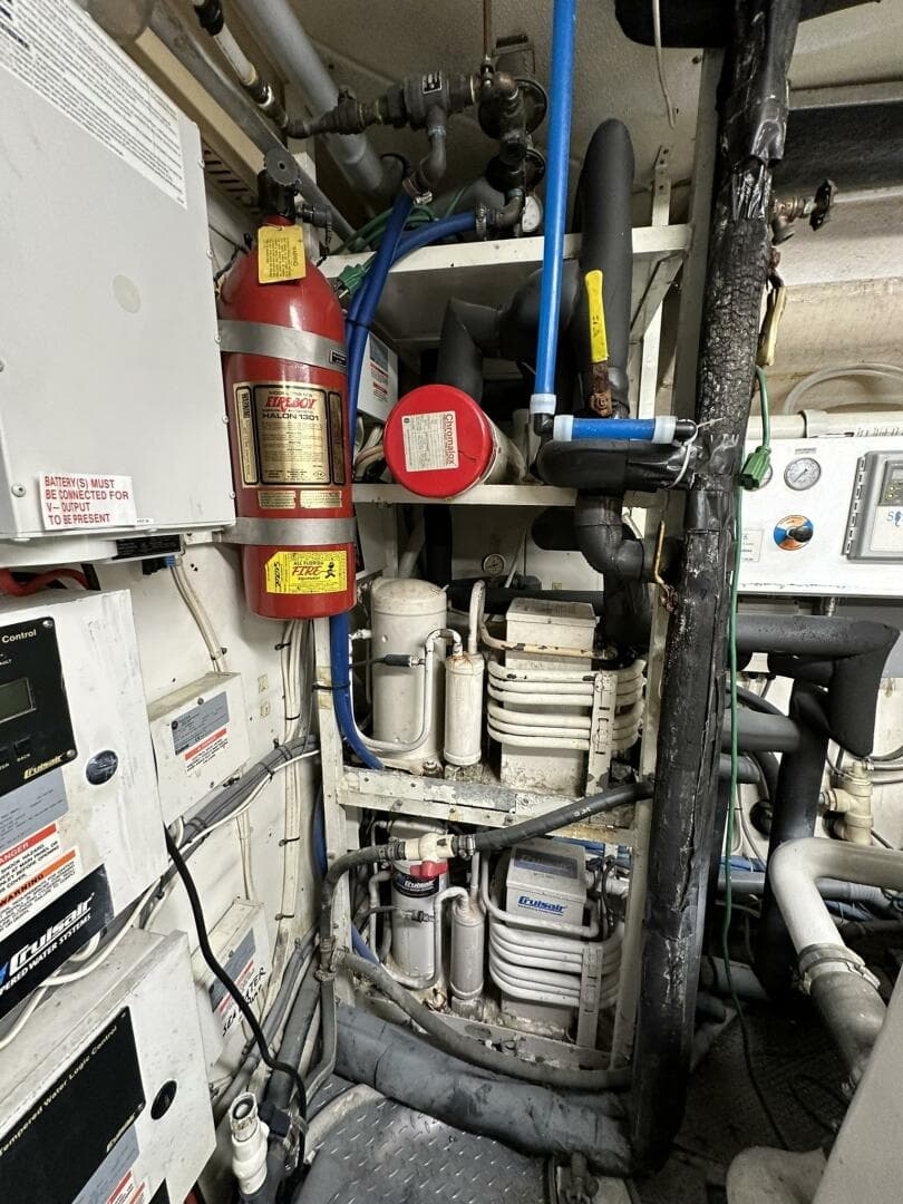 1988 Viking Motor Yacht — photo 69