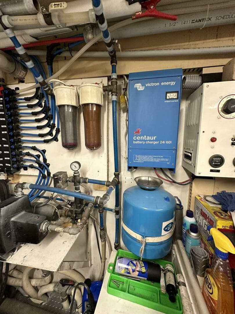 1988 Viking Motor Yacht — photo 70