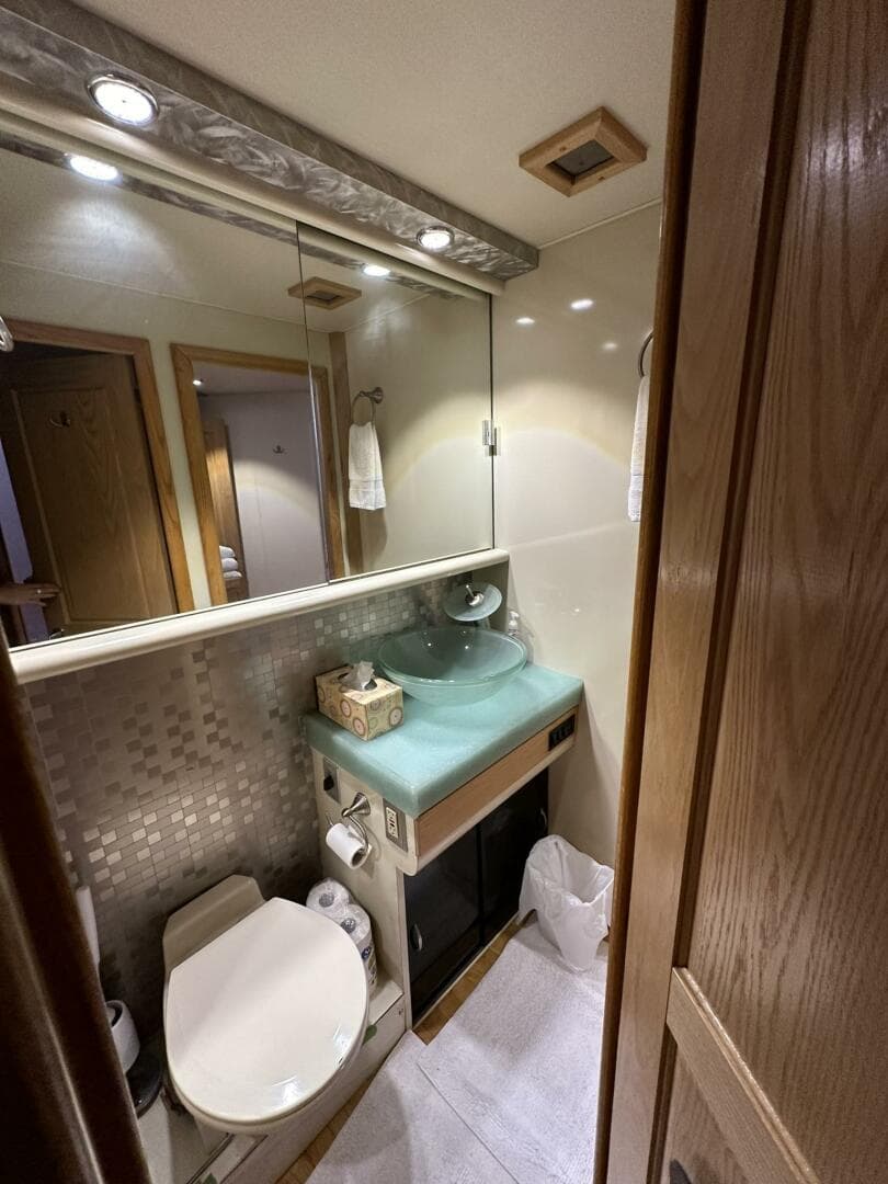 1988 Viking Motor Yacht — photo 81