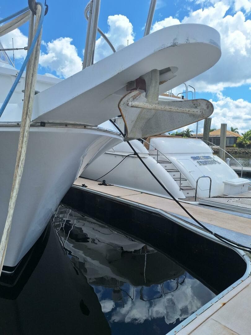 1988 Viking Motor Yacht — photo 34