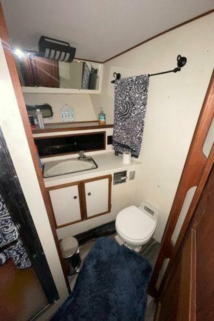 1979 Viking 43 Double Cabin — photo 18