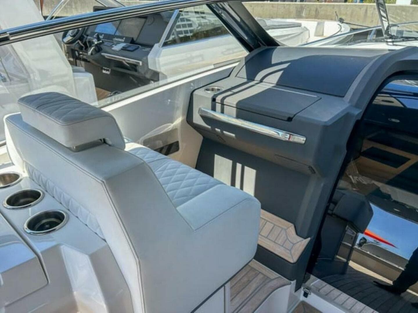 2023 Windy 40 Camira SX — photo 9