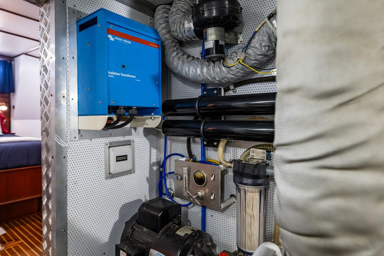 2009 Diesel Duck 41-Plus — photo 66