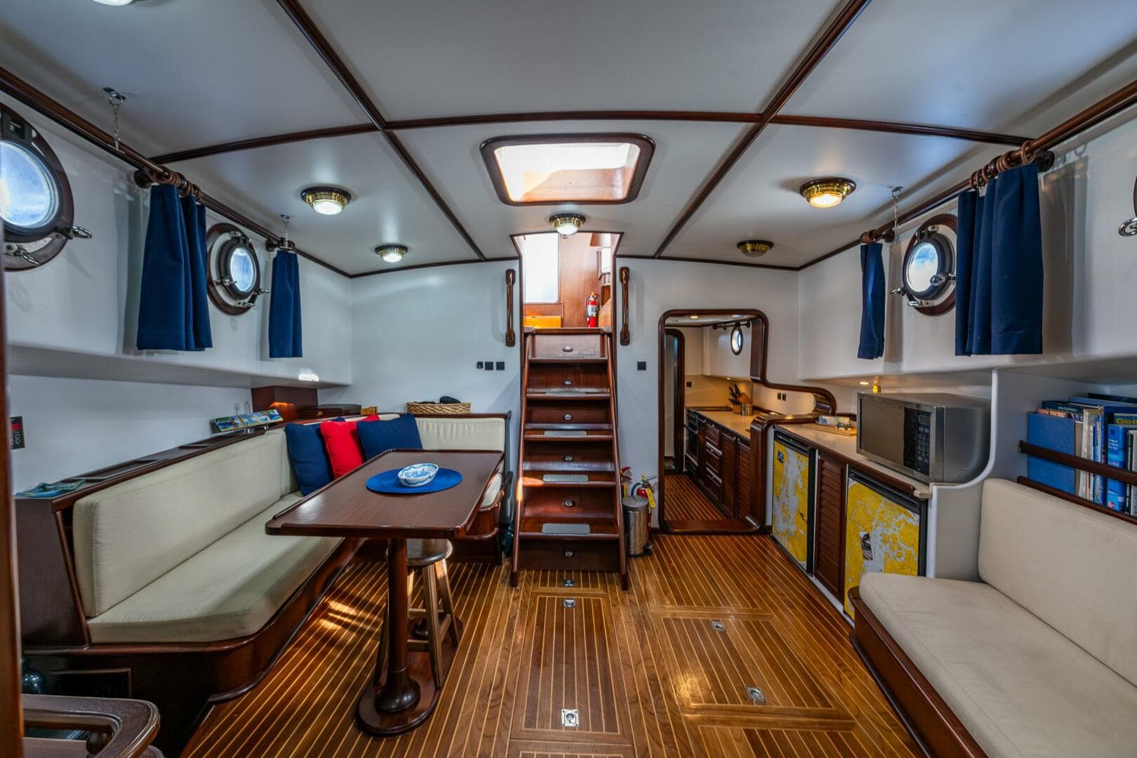 2009 Diesel Duck 41-Plus — photo 40