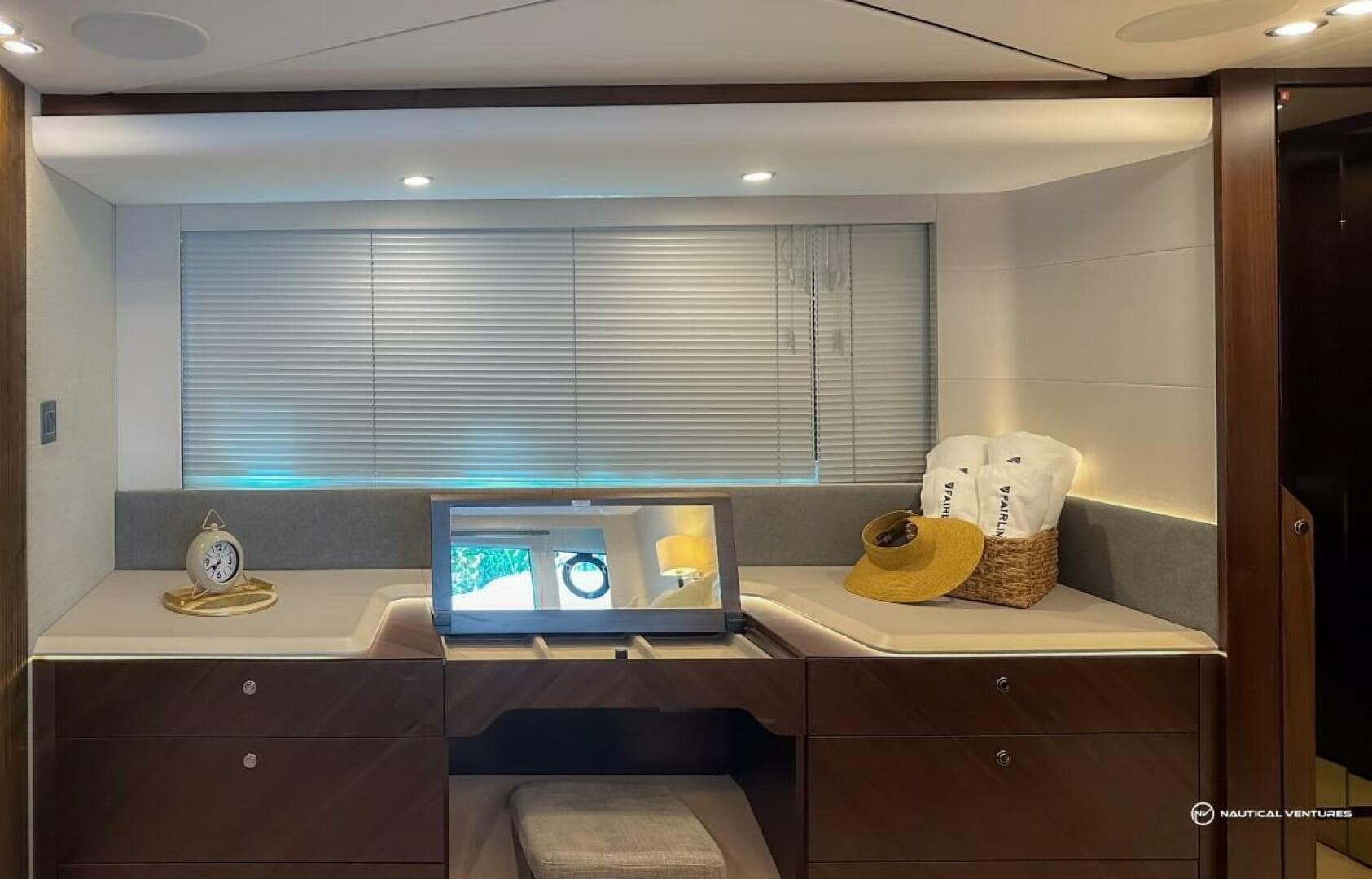 2023 Fairline Phantom 65 — photo 12