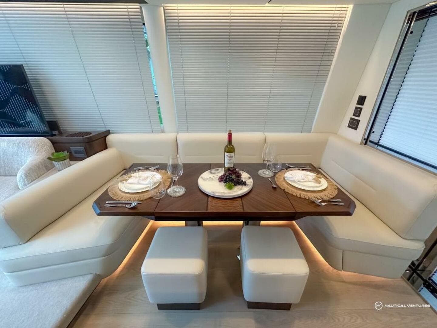 2023 Fairline Phantom 65 — photo 16