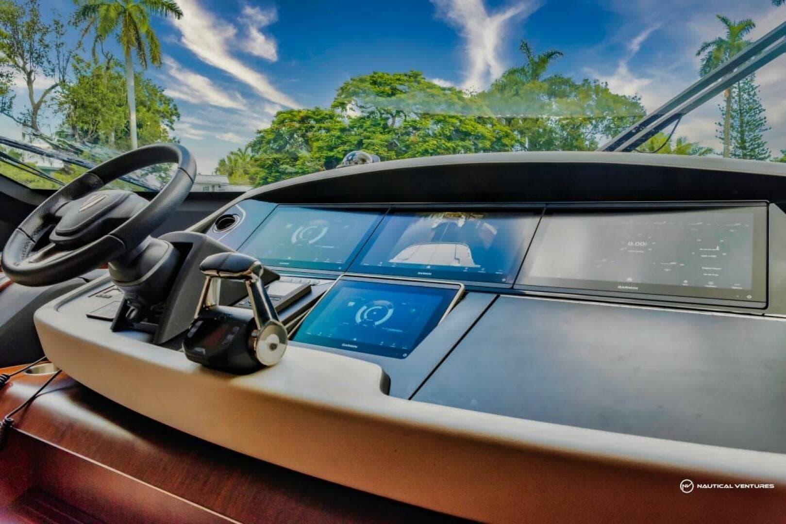 2023 Fairline Phantom 65 — photo 37