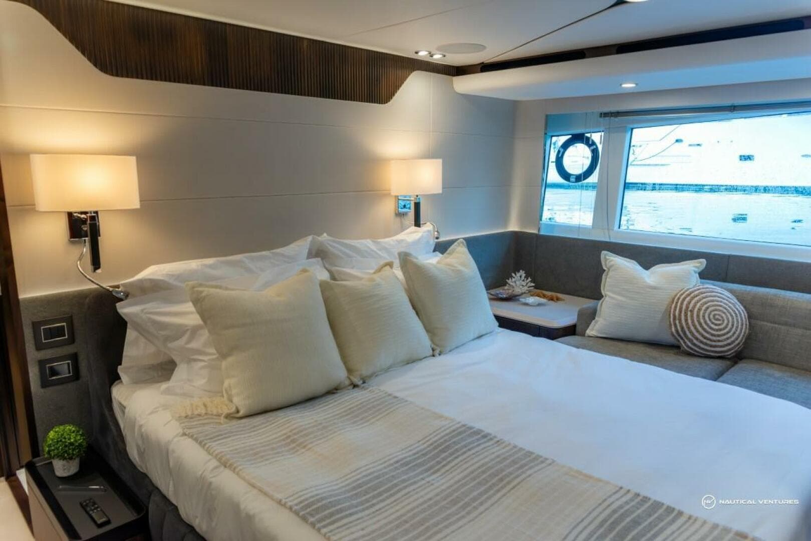 2023 Fairline Phantom 65 — photo 29