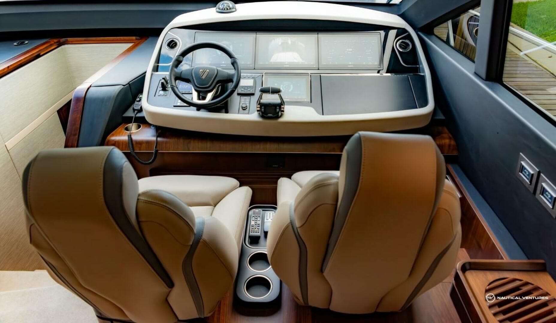 2023 Fairline Phantom 65 — photo 39