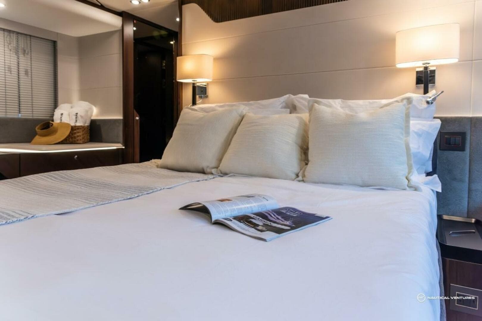 2023 Fairline Phantom 65 — photo 32