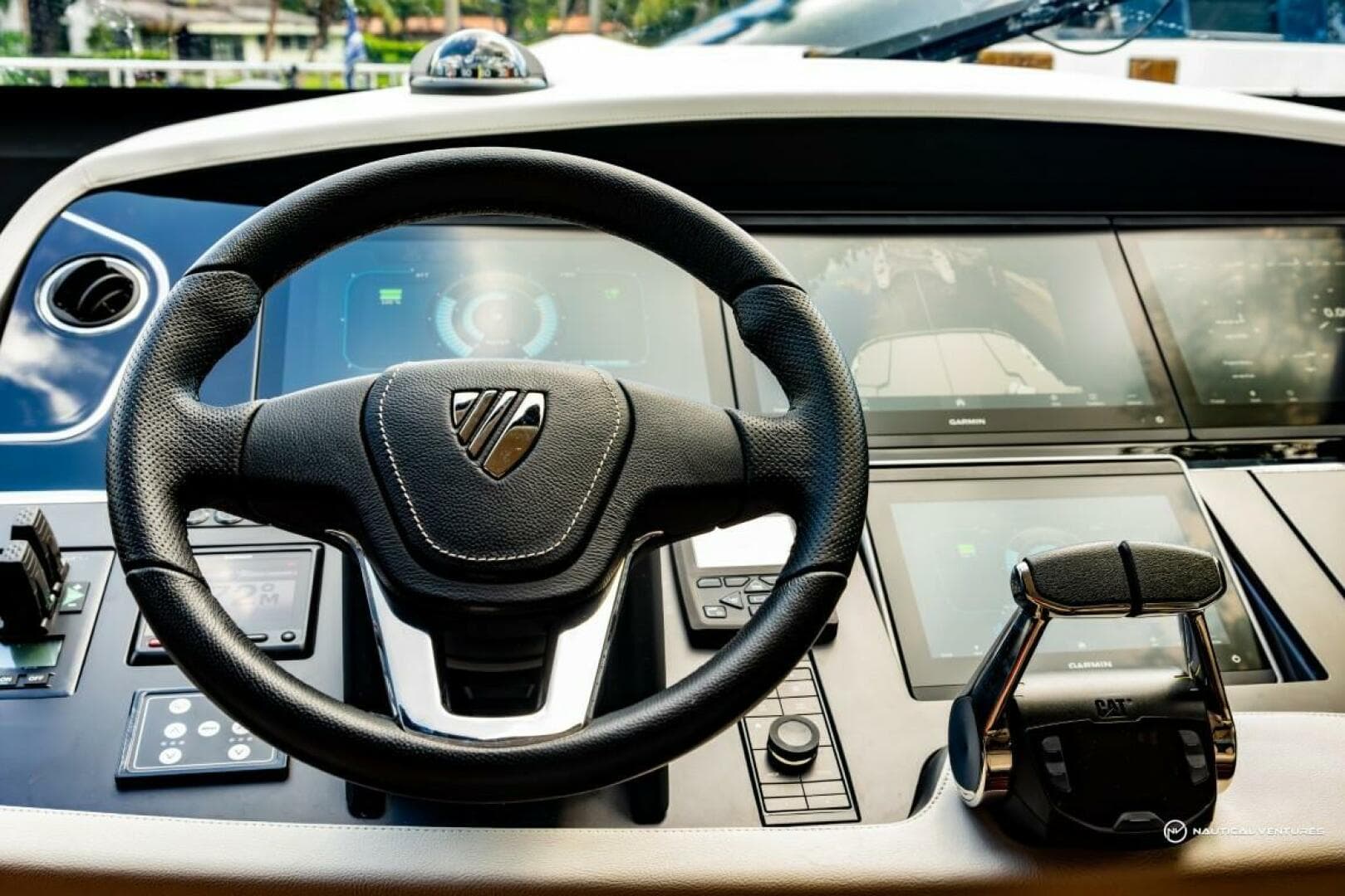 2023 Fairline Phantom 65 — photo 34