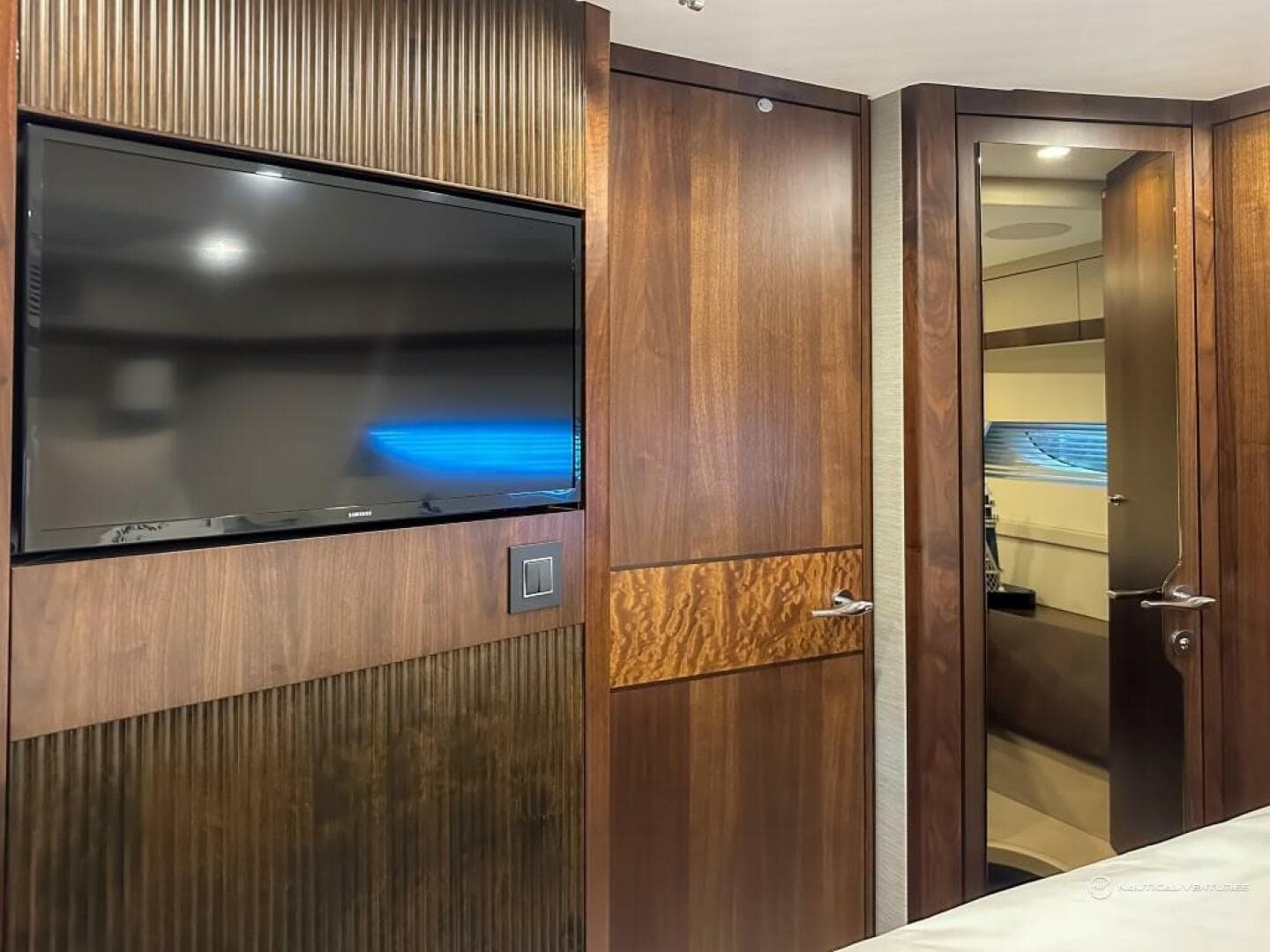 2023 Fairline Phantom 65 — photo 10