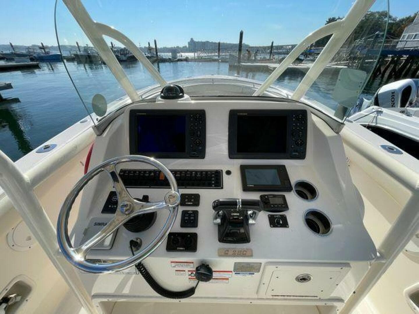 2011 Pursuit 280 CC — photo 33