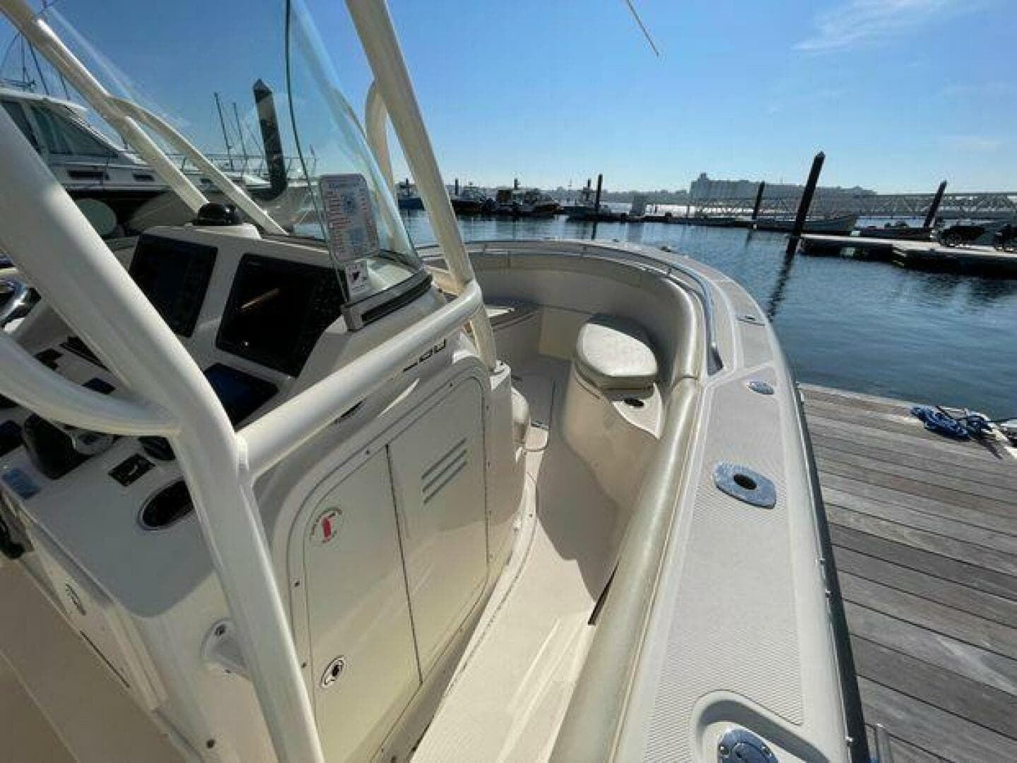 2011 Pursuit 280 CC — photo 20