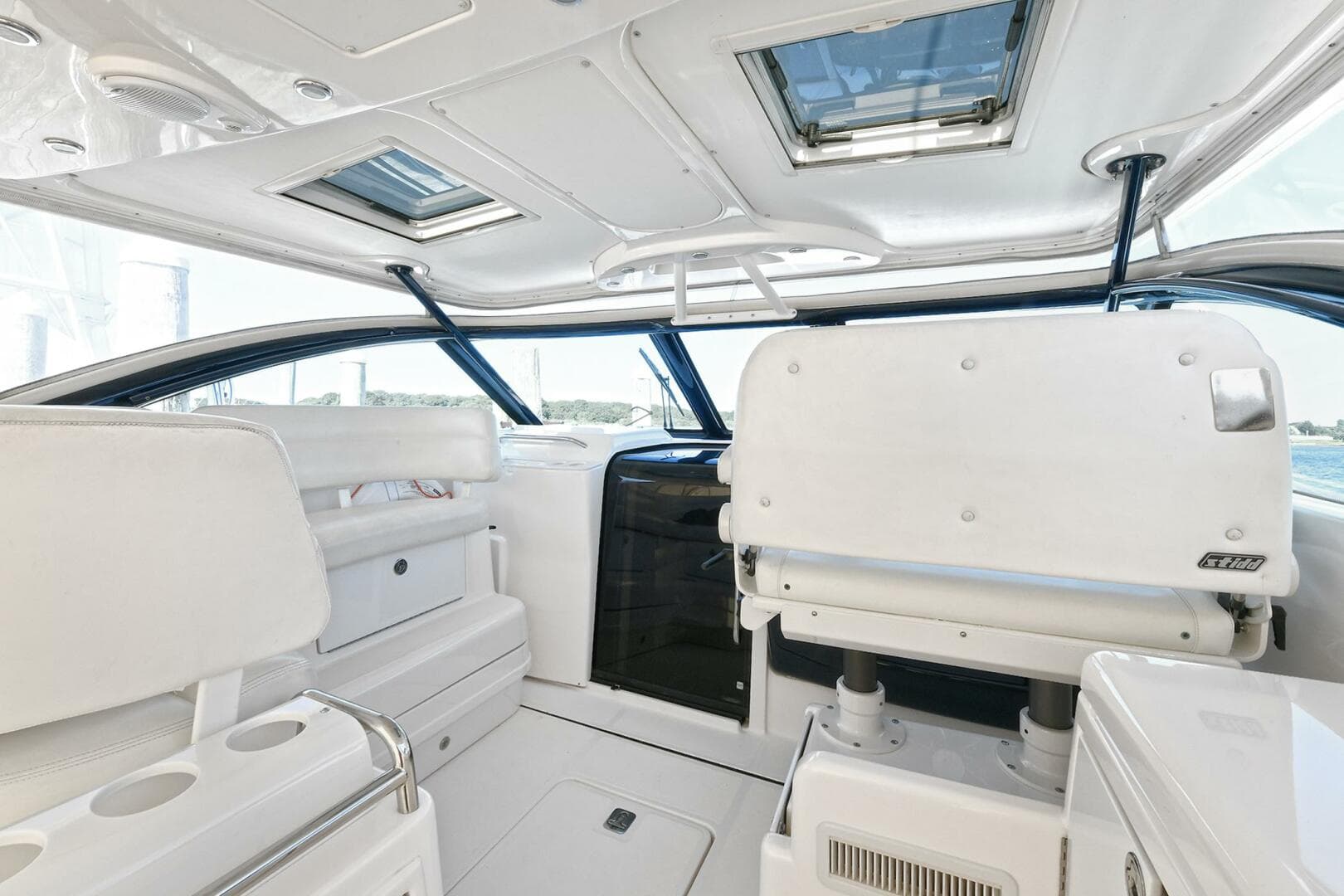 2008 Tiara Yachts 4200 Open — photo 18