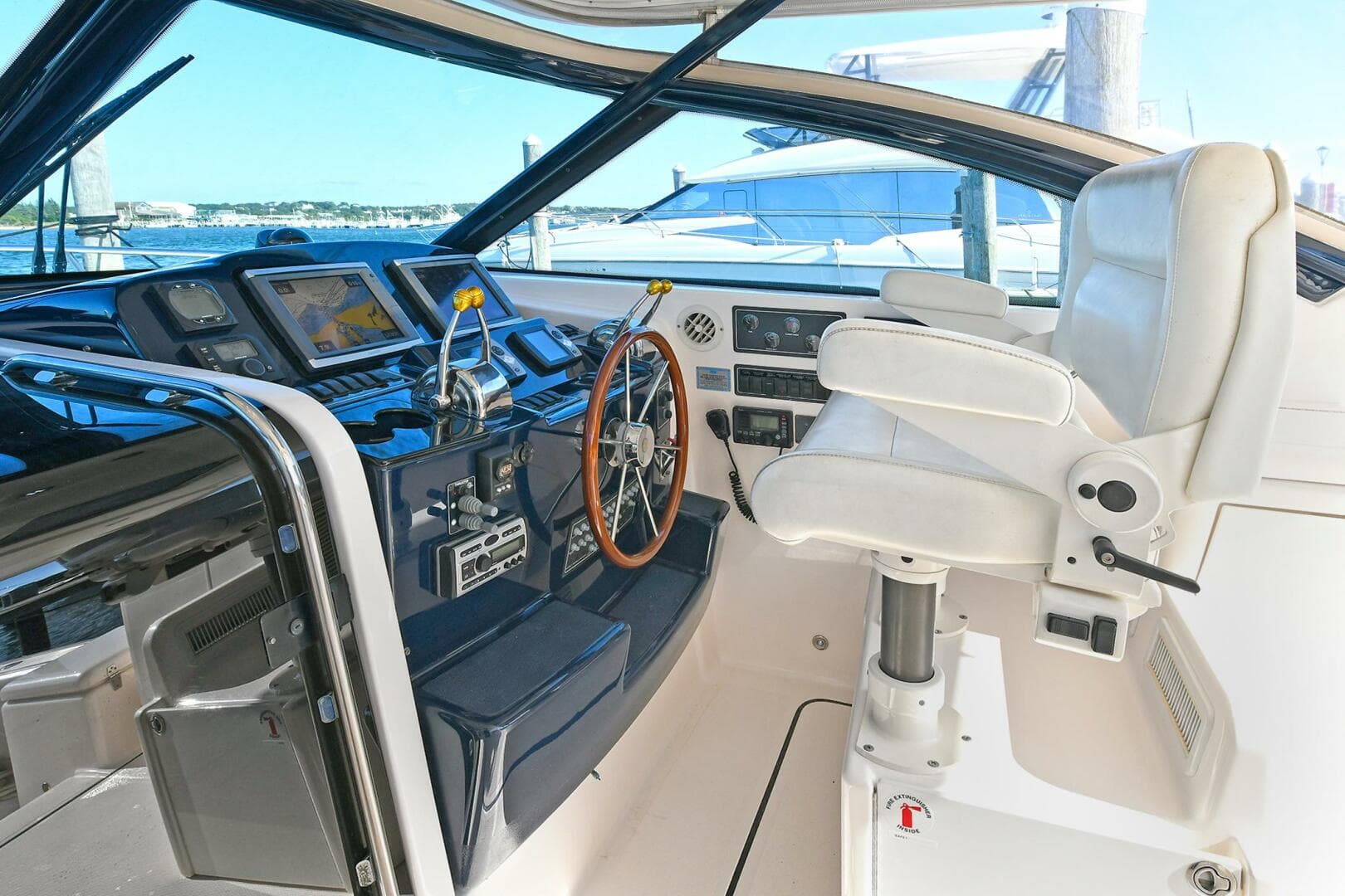 2008 Tiara Yachts 4200 Open — photo 22
