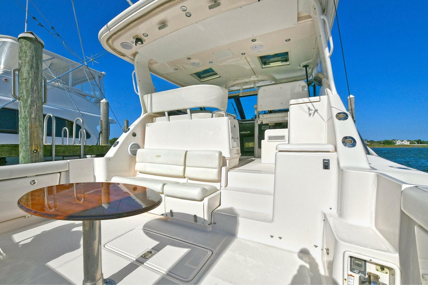 2008 Tiara Yachts 4200 Open — photo 10