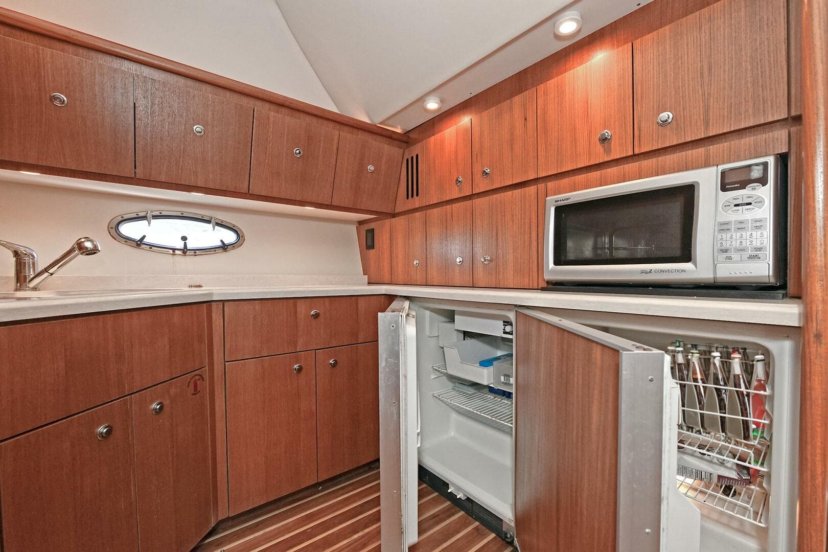 2008 Tiara Yachts 4200 Open — photo 34