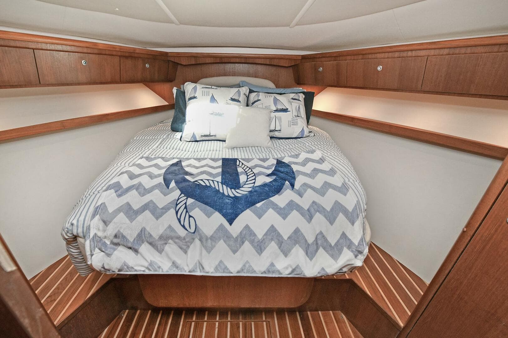 2008 Tiara Yachts 4200 Open — photo 38