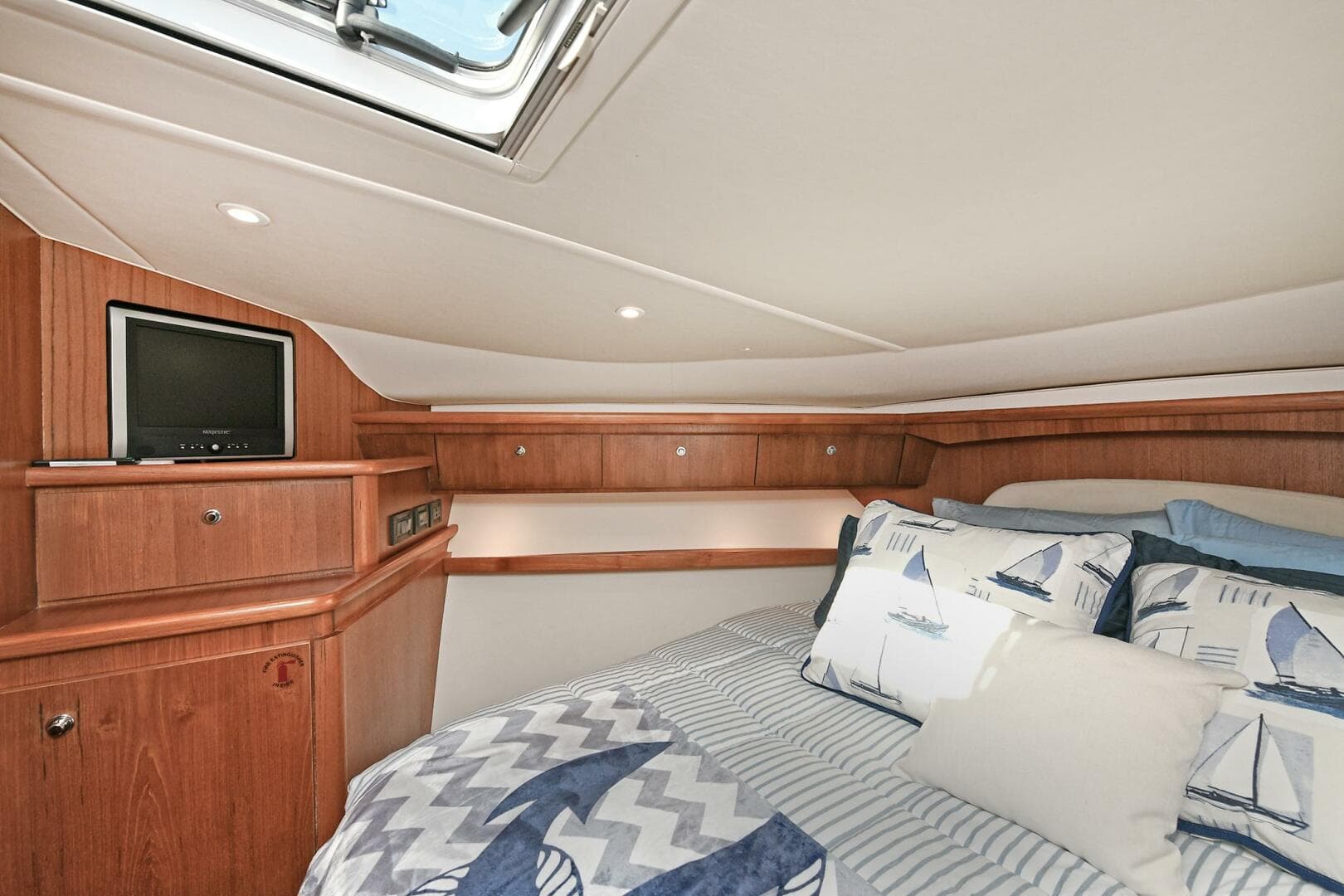 2008 Tiara Yachts 4200 Open — photo 39