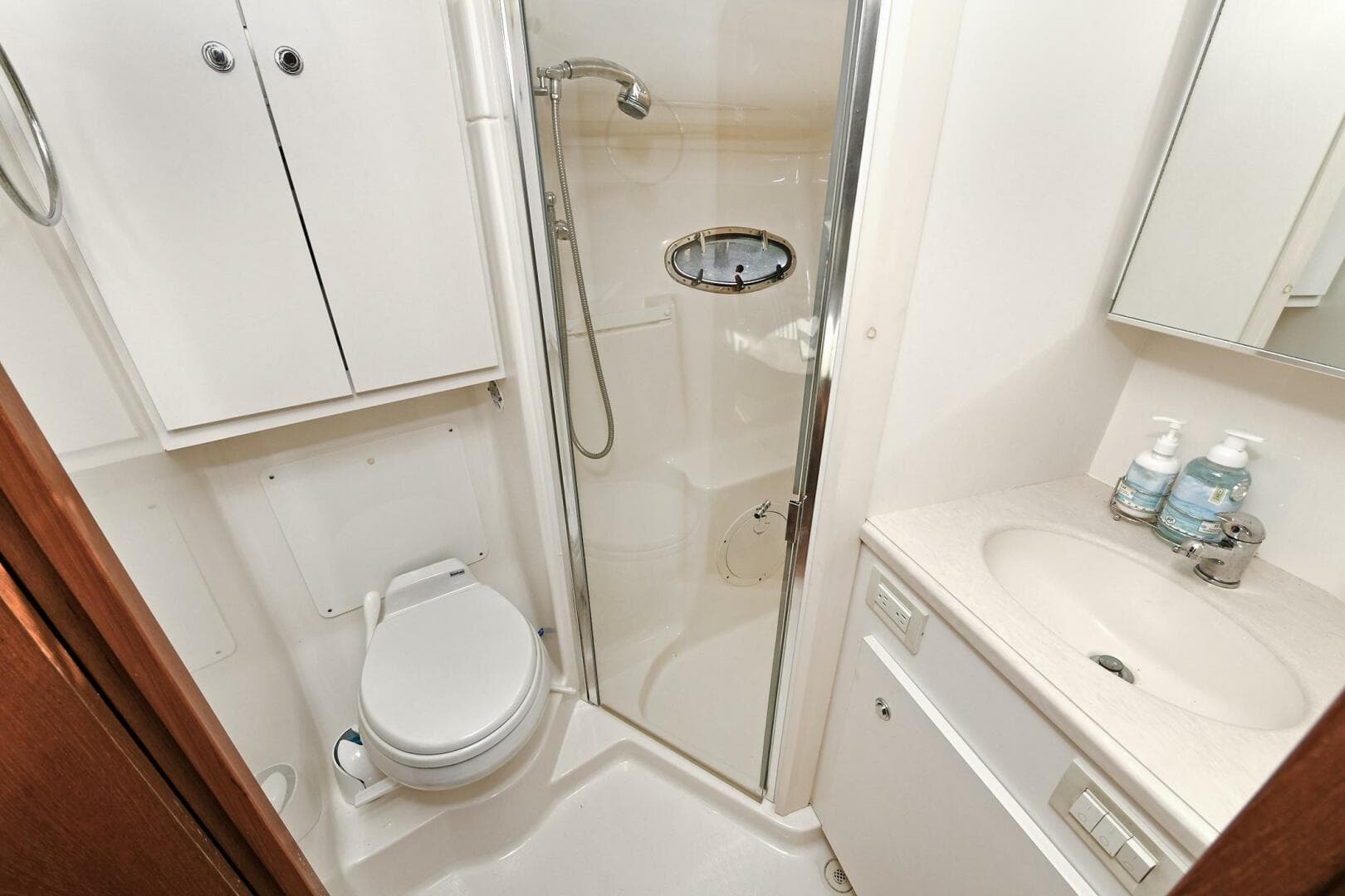 2008 Tiara Yachts 4200 Open — photo 40