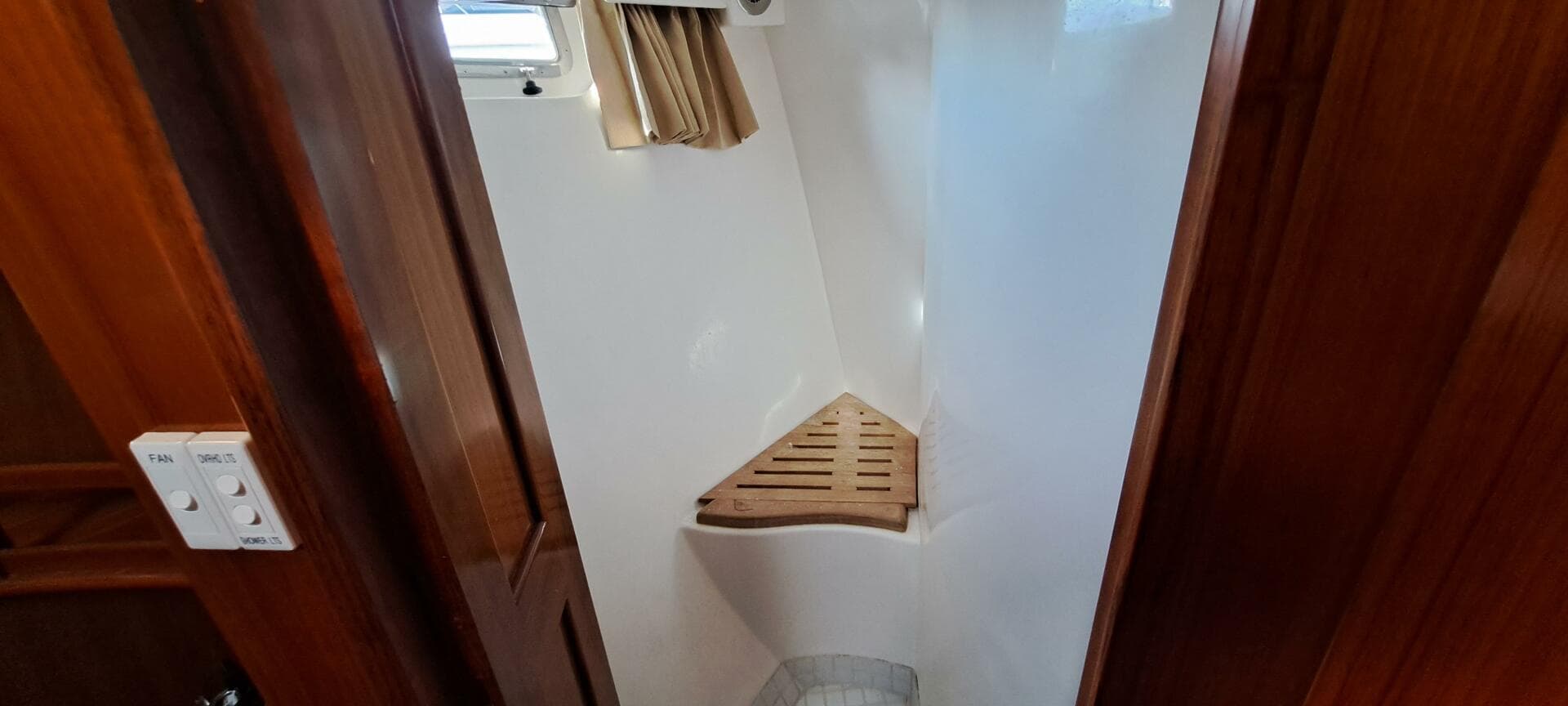 2012 Integrity 45 — photo 17