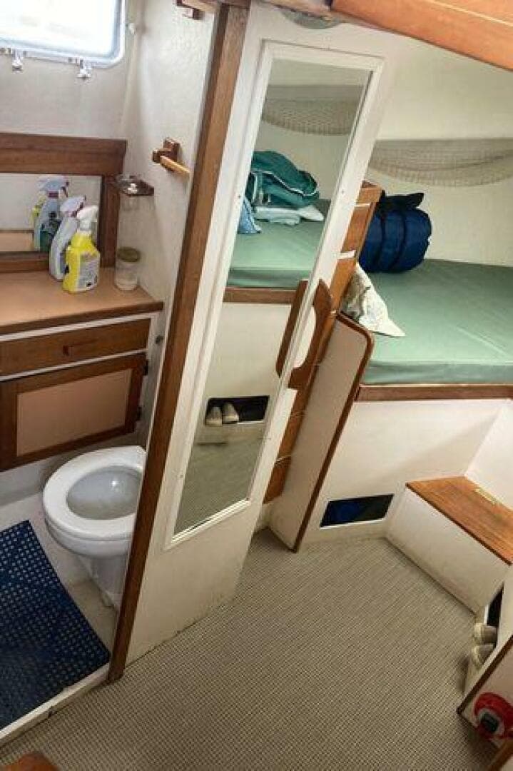 1984 Duffy Flybridge Cruiser — photo 35