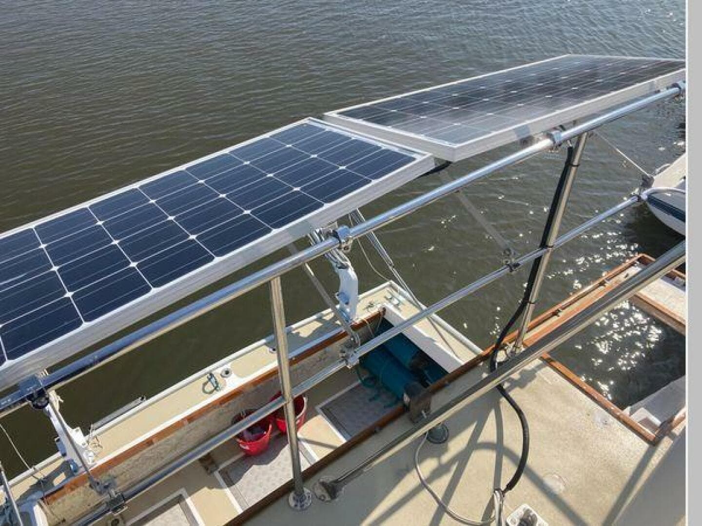 1984 Duffy Flybridge Cruiser — photo 21