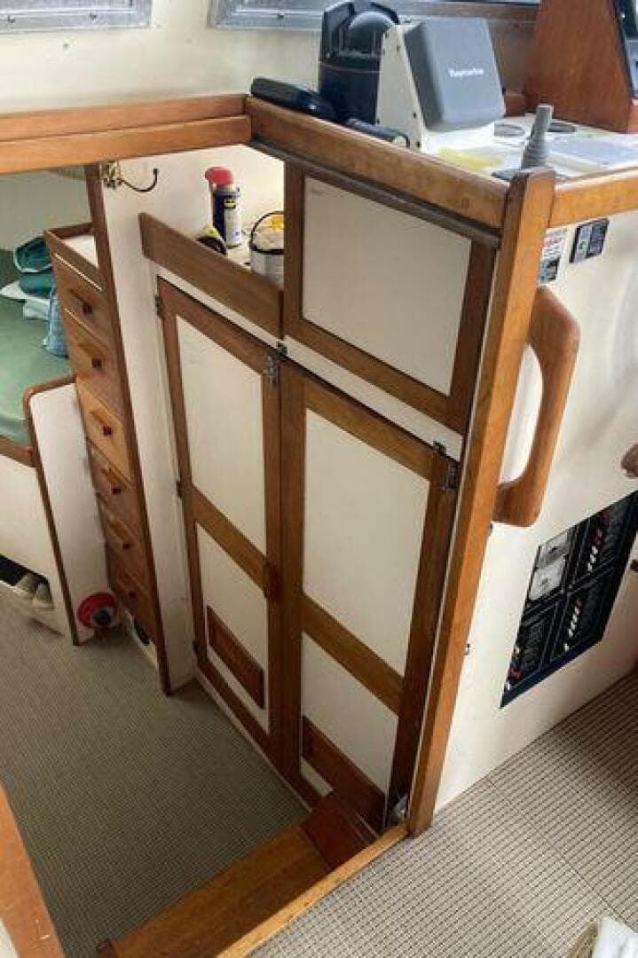 1984 Duffy Flybridge Cruiser — photo 34