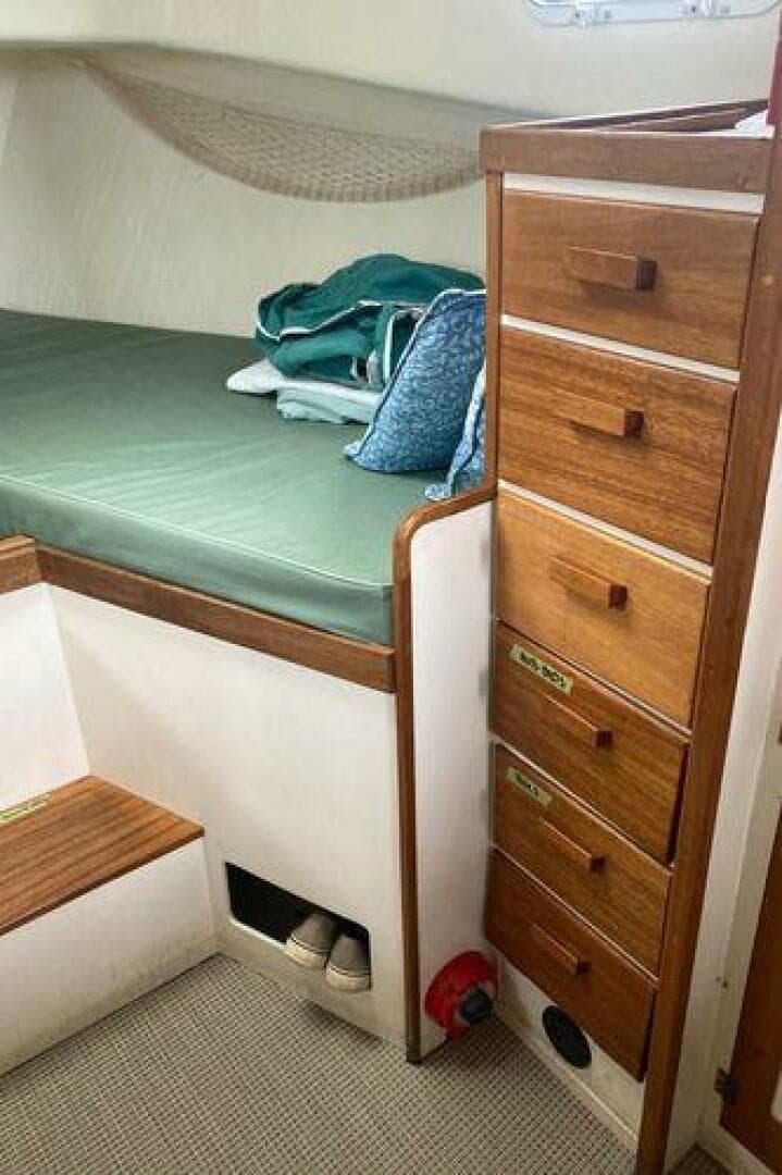 1984 Duffy Flybridge Cruiser — photo 38