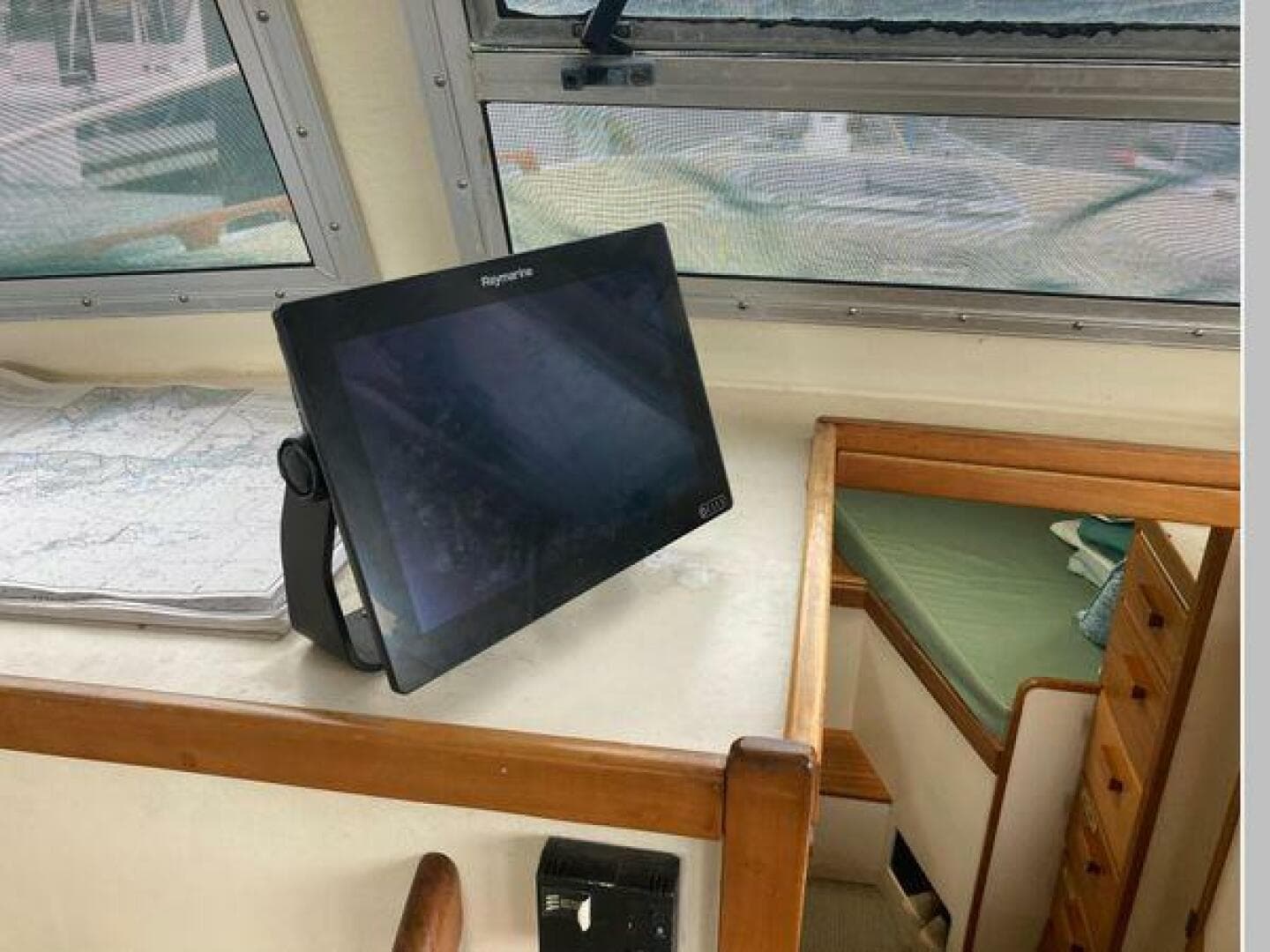 1984 Duffy Flybridge Cruiser — photo 27