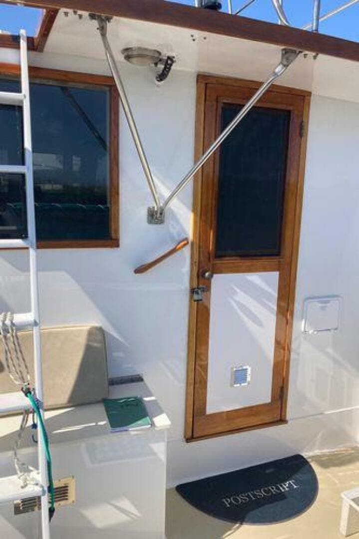 1984 Duffy Flybridge Cruiser — photo 14