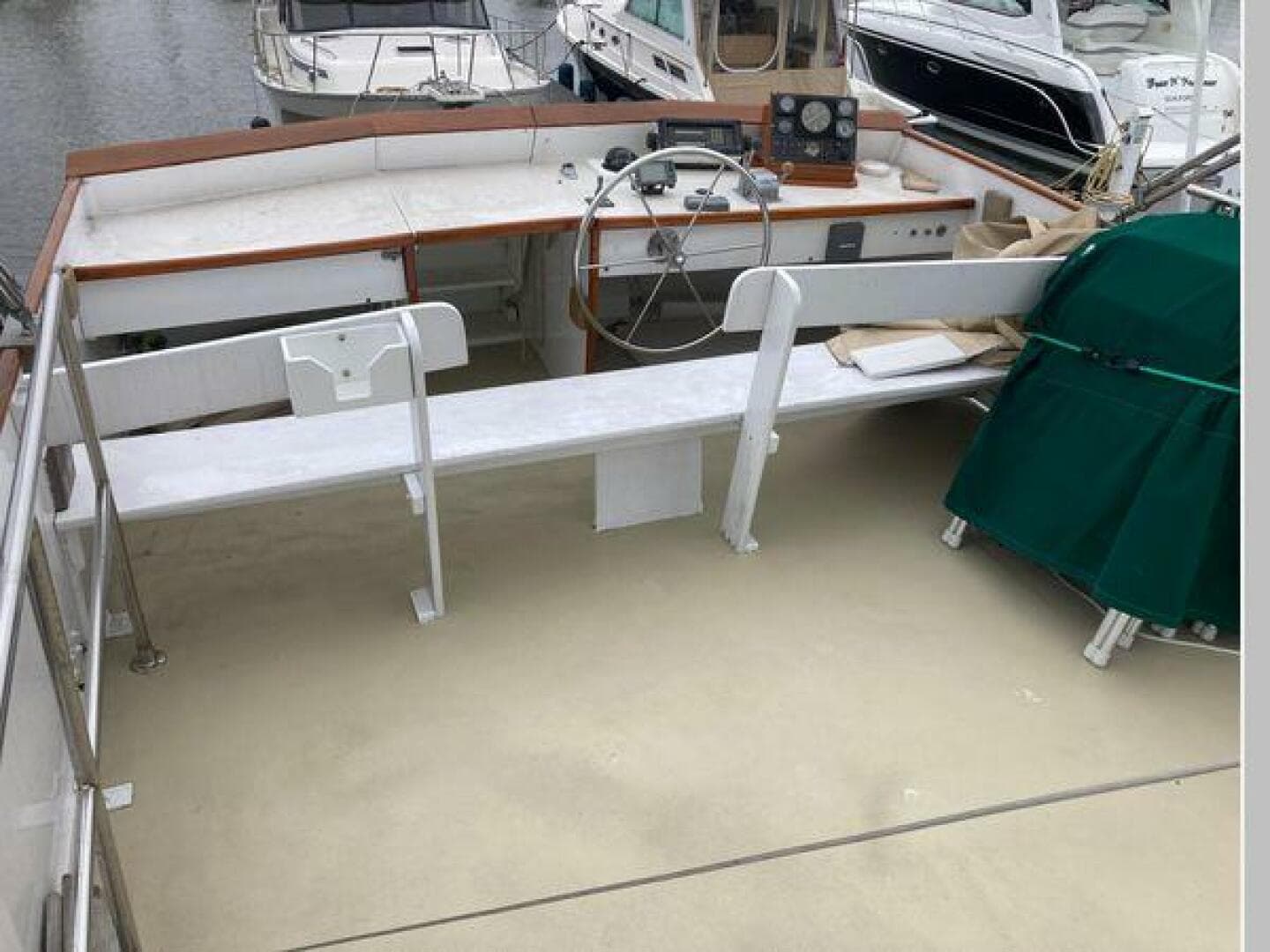 1984 Duffy Flybridge Cruiser — photo 18