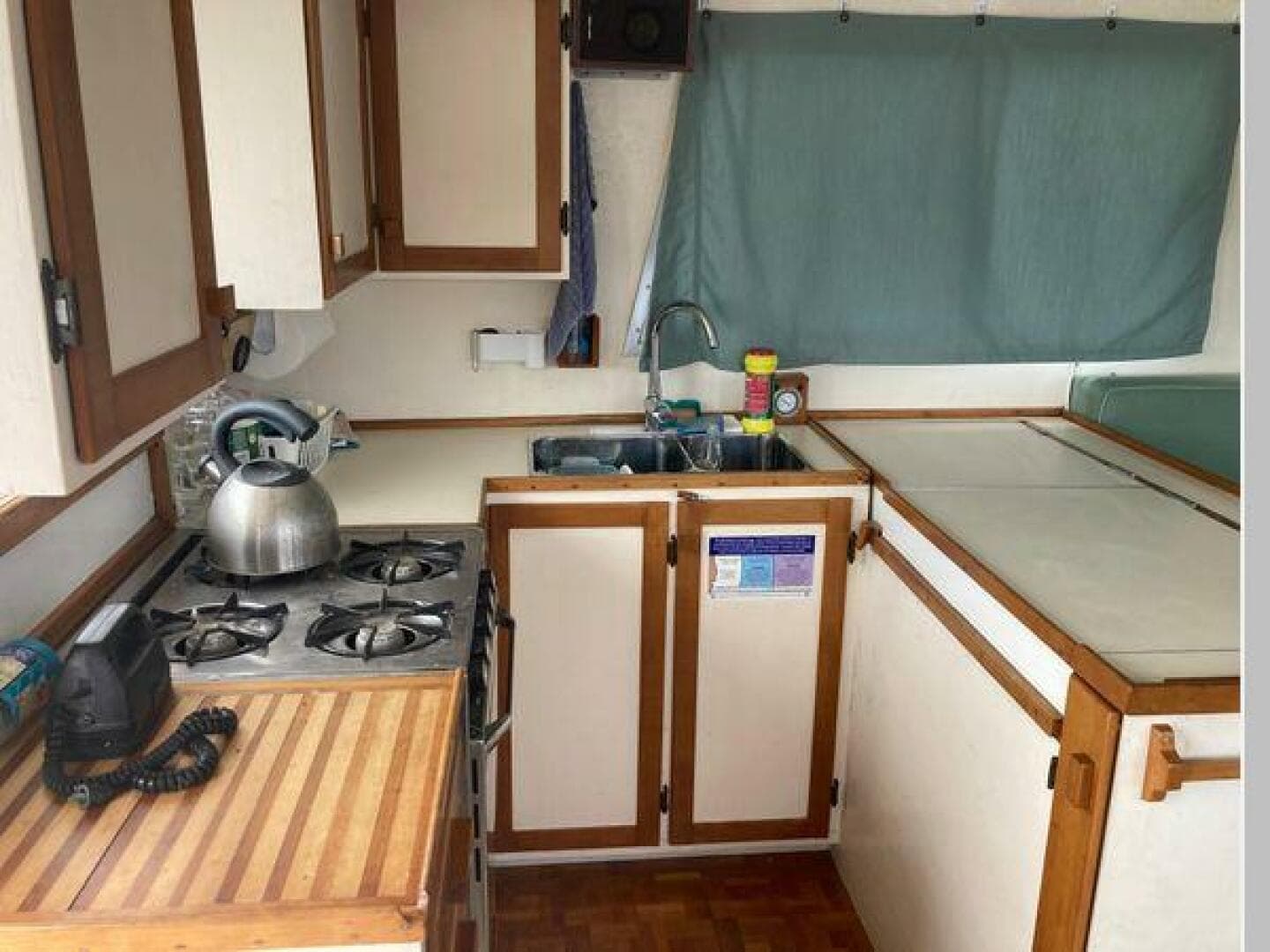 1984 Duffy Flybridge Cruiser — photo 32