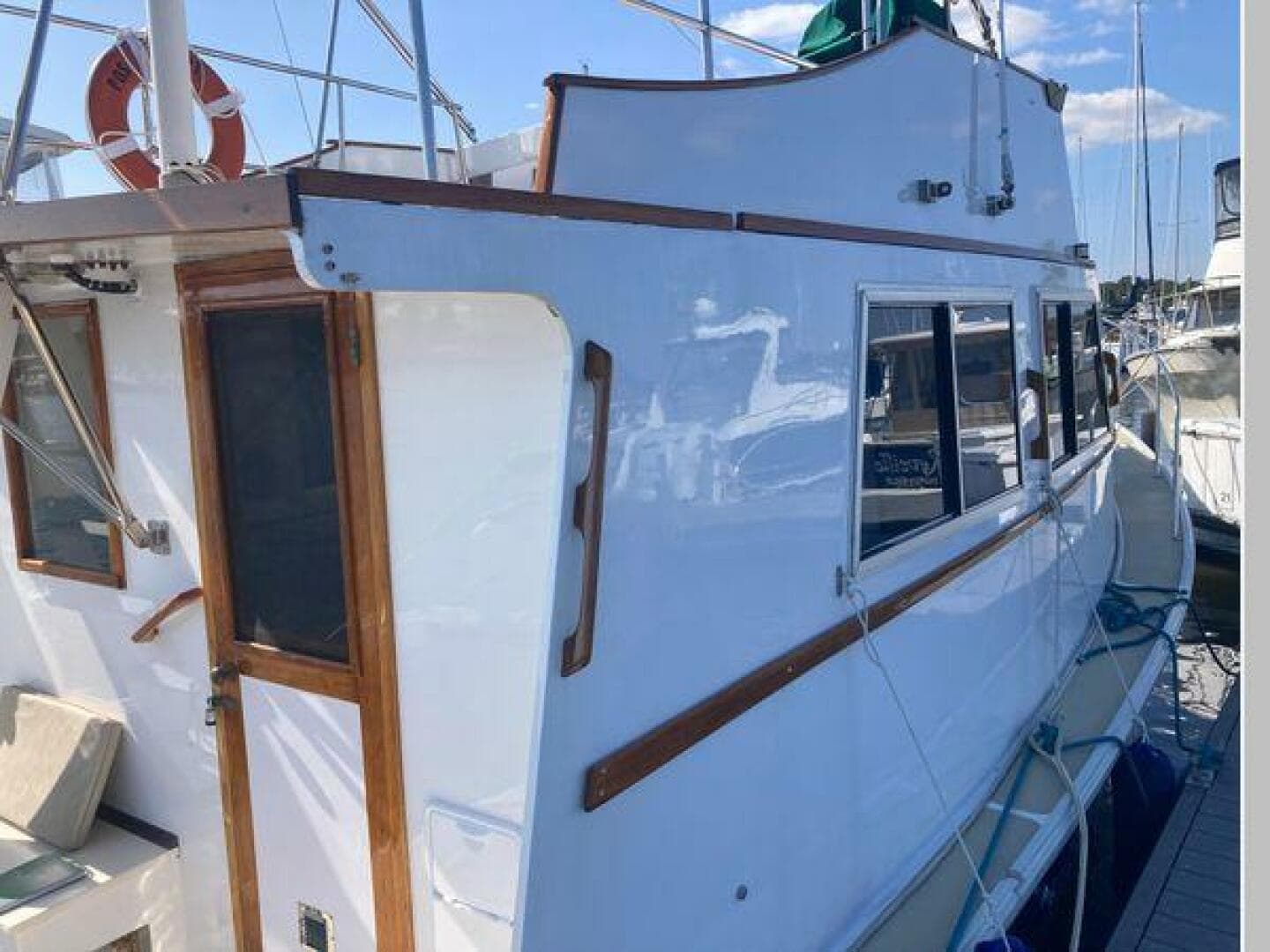 1984 Duffy Flybridge Cruiser — photo 7