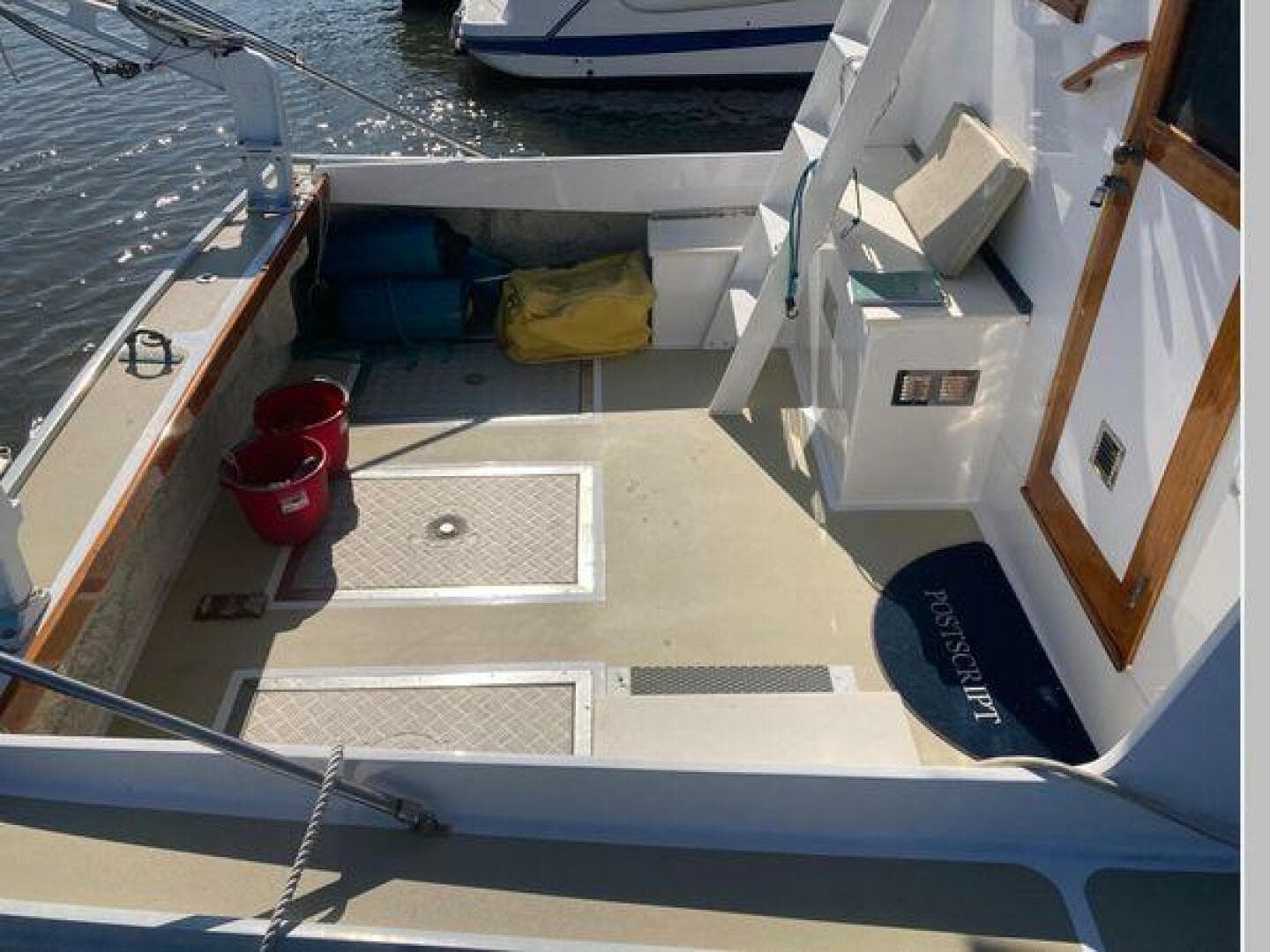 1984 Duffy Flybridge Cruiser — photo 15