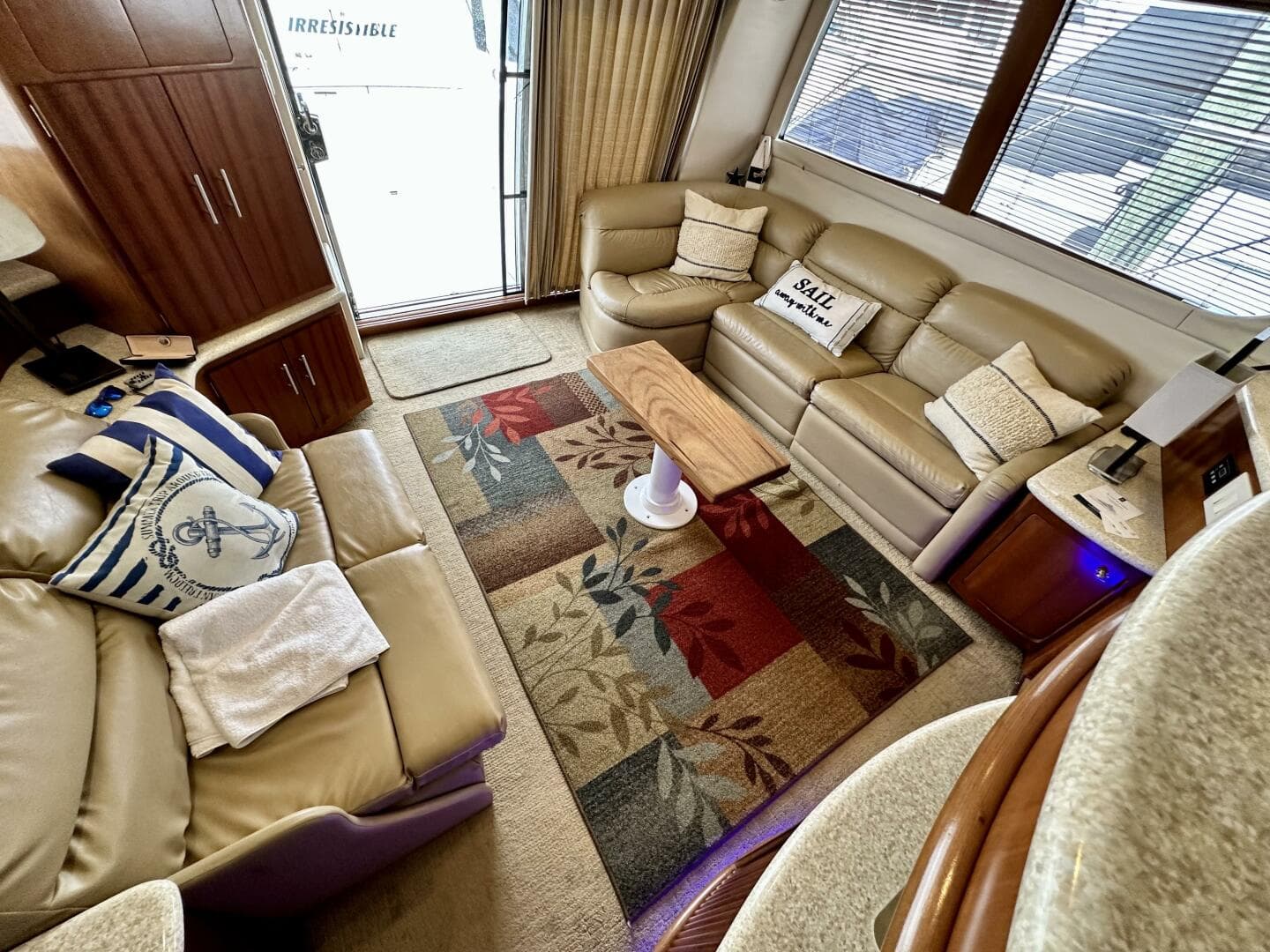 1999 Carver 450 Pilothouse — photo 32