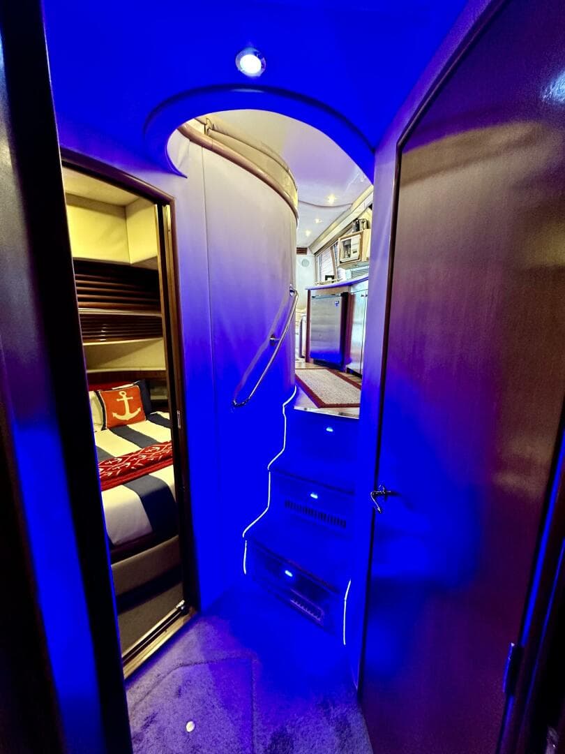 1999 Carver 450 Pilothouse — photo 37